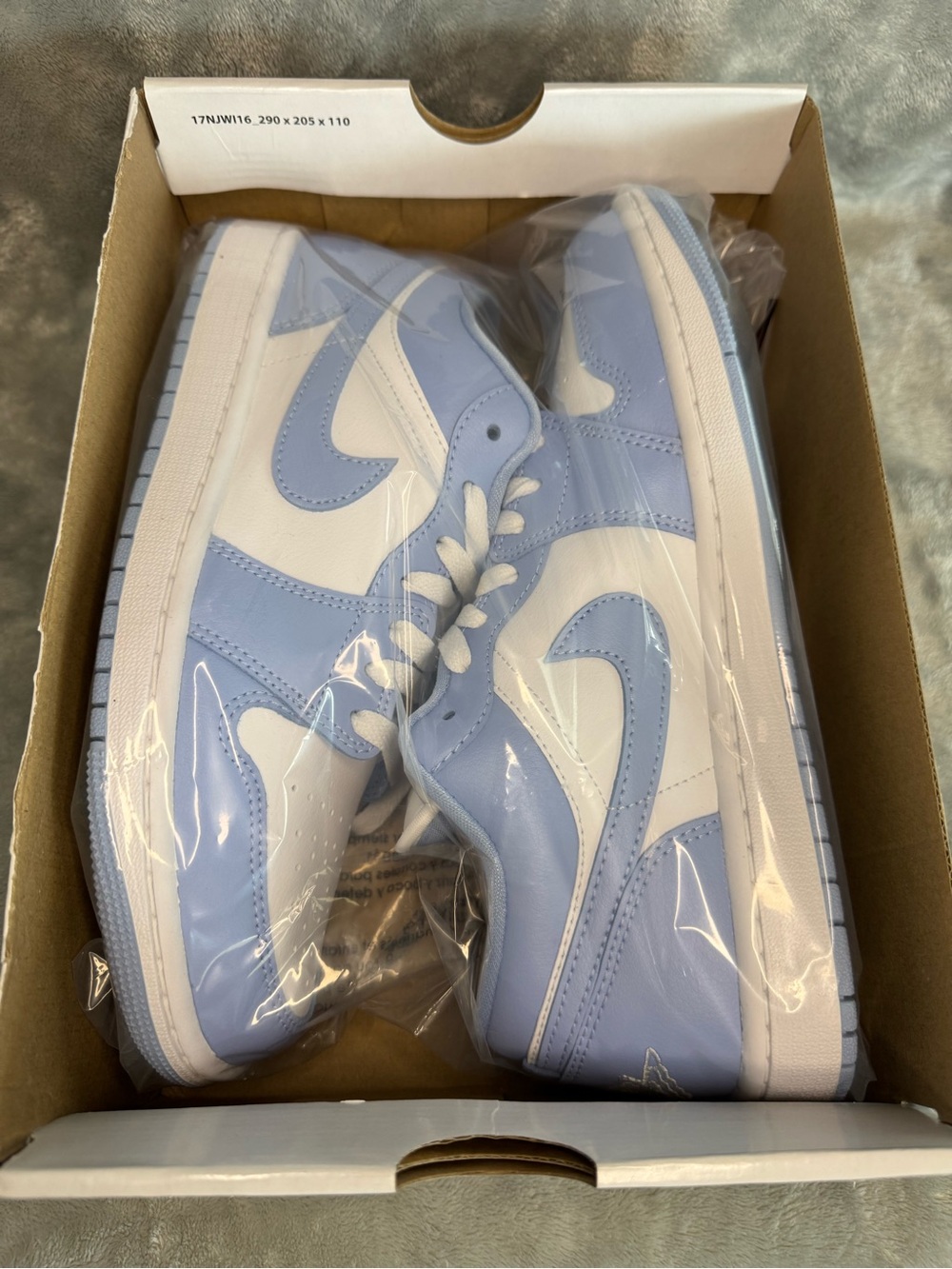 New in Box Women's Air Jordan 1 Low - Size 9.5 - Picture 4 of 5